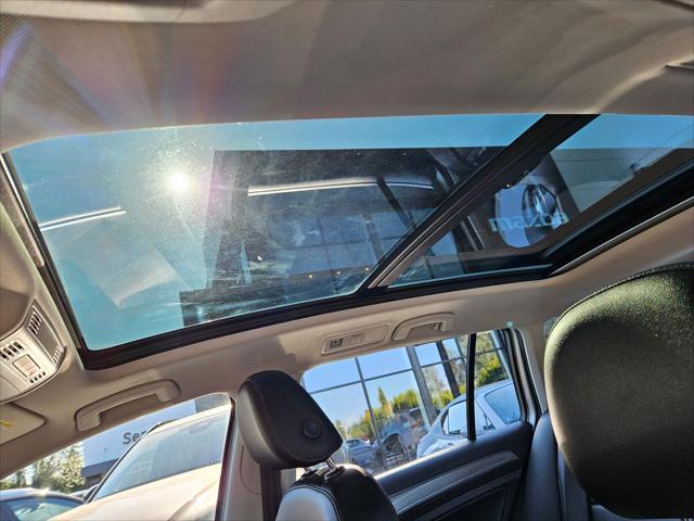 used 2017 Volkswagen Golf Alltrack car