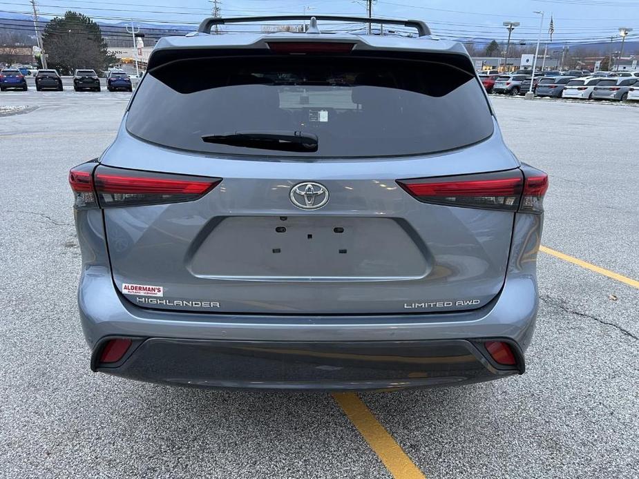 used 2022 Toyota Highlander car, priced at $38,500