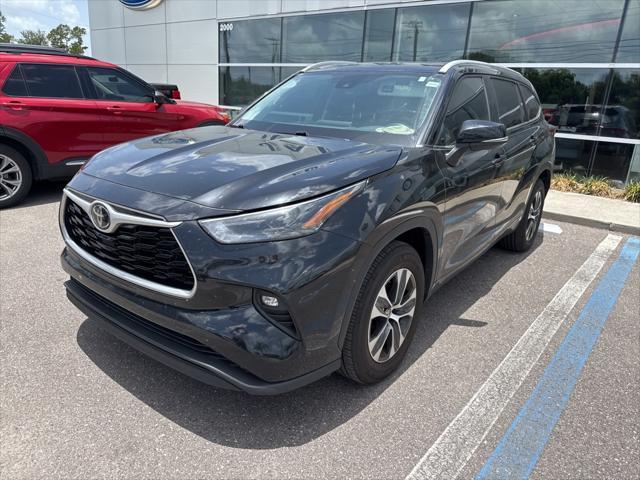 used 2023 Toyota Highlander car, priced at $36,416