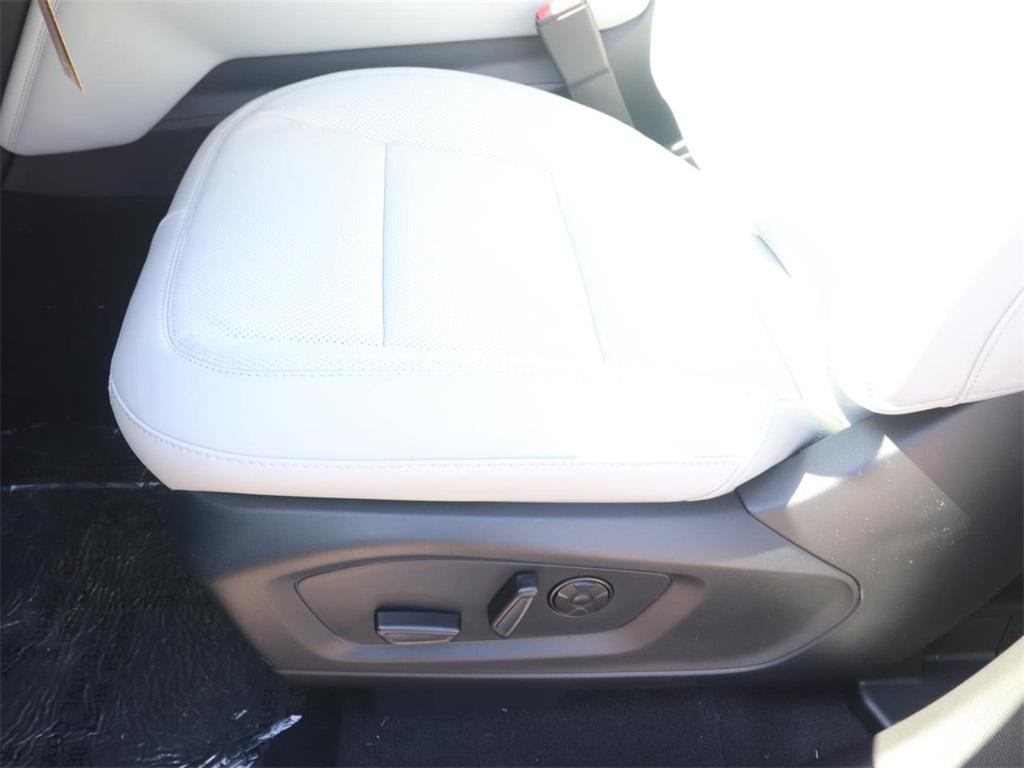 new 2025 Ford Explorer car, priced at $54,025