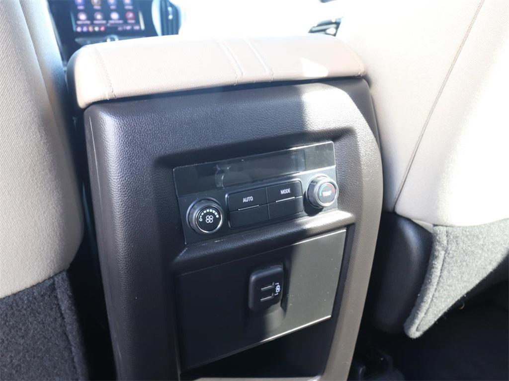 used 2022 Chevrolet Traverse car, priced at $25,323