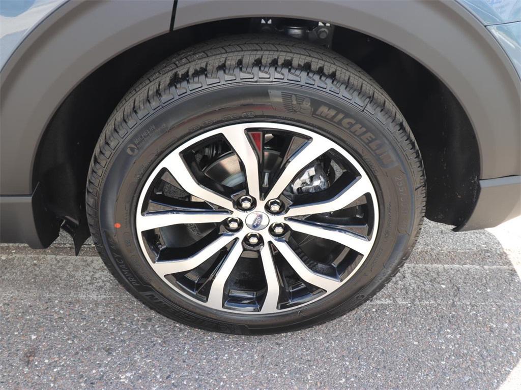 new 2025 Ford Explorer car, priced at $43,352