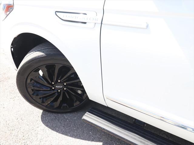 used 2021 Lincoln Navigator car, priced at $50,989
