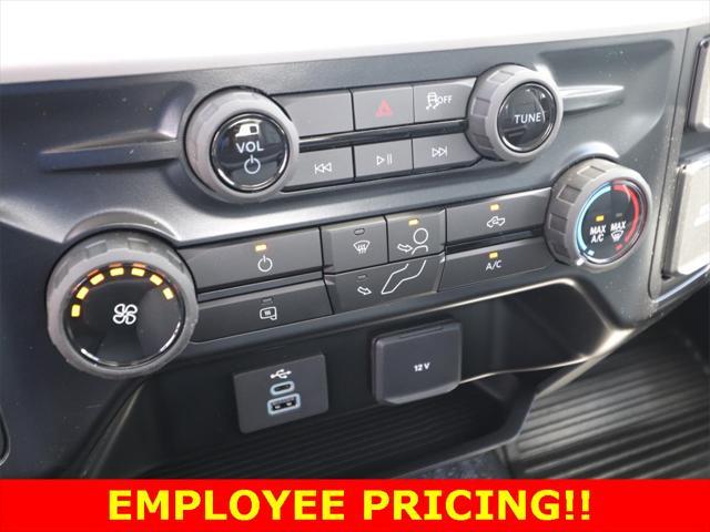 new 2025 Ford F-250 car, priced at $47,318