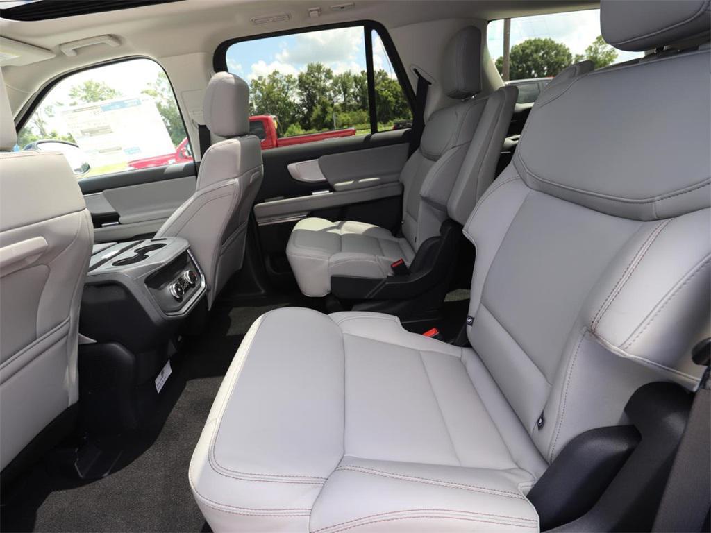 new 2025 Ford Expedition car, priced at $66,220