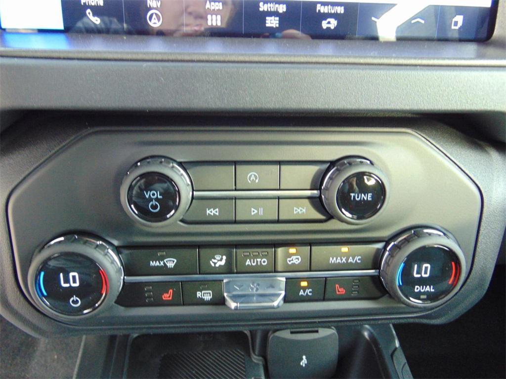 new 2025 Ford Bronco car, priced at $45,408