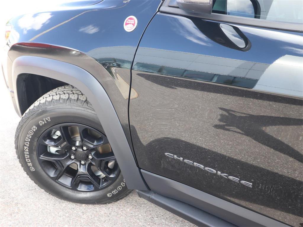 used 2021 Jeep Cherokee car, priced at $21,123