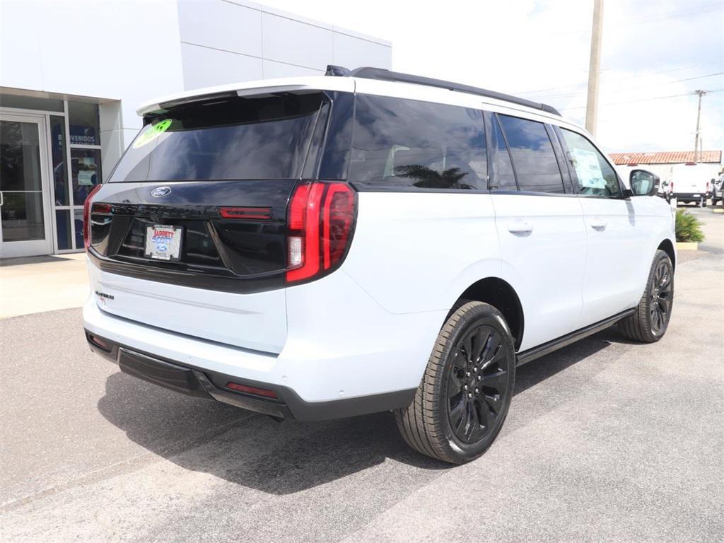 new 2025 Ford Expedition car, priced at $78,450