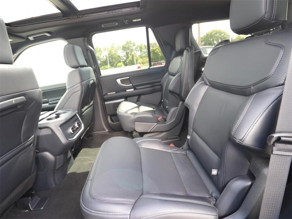 new 2025 Ford Expedition car, priced at $78,450