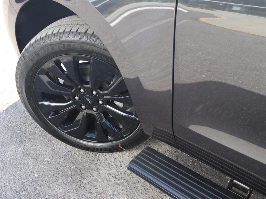 new 2025 Ford Expedition car, priced at $77,898