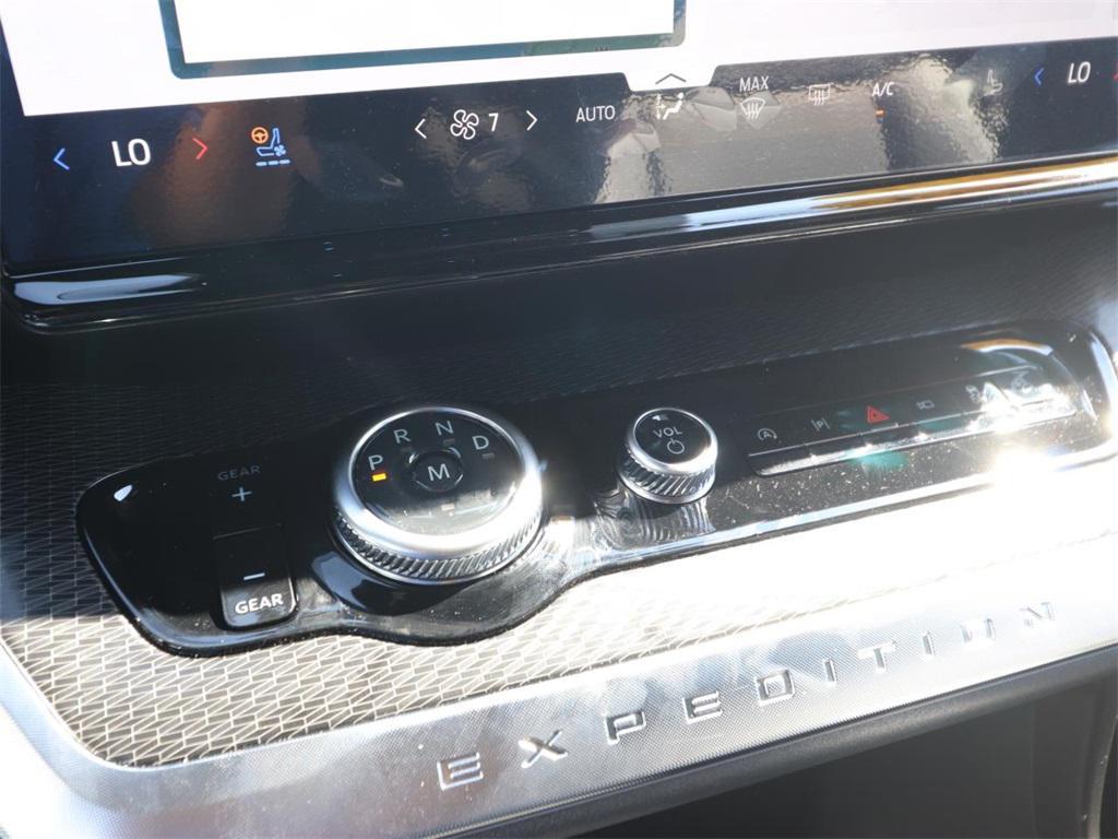 new 2025 Ford Expedition car, priced at $77,898