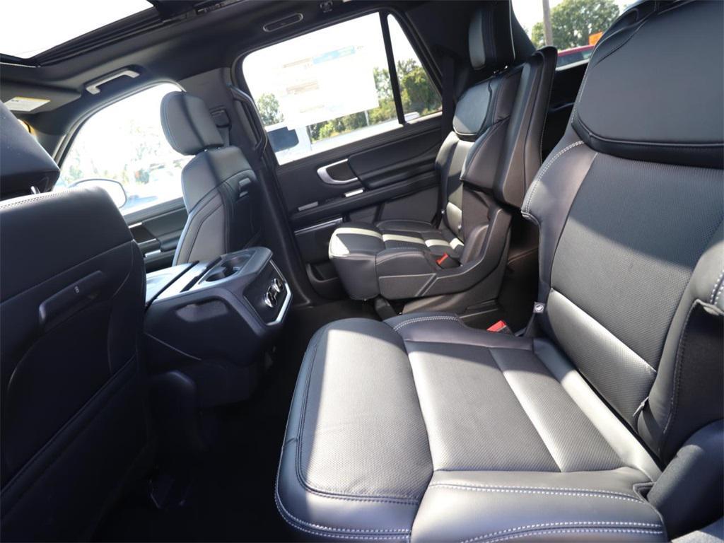 new 2025 Ford Expedition car, priced at $77,898