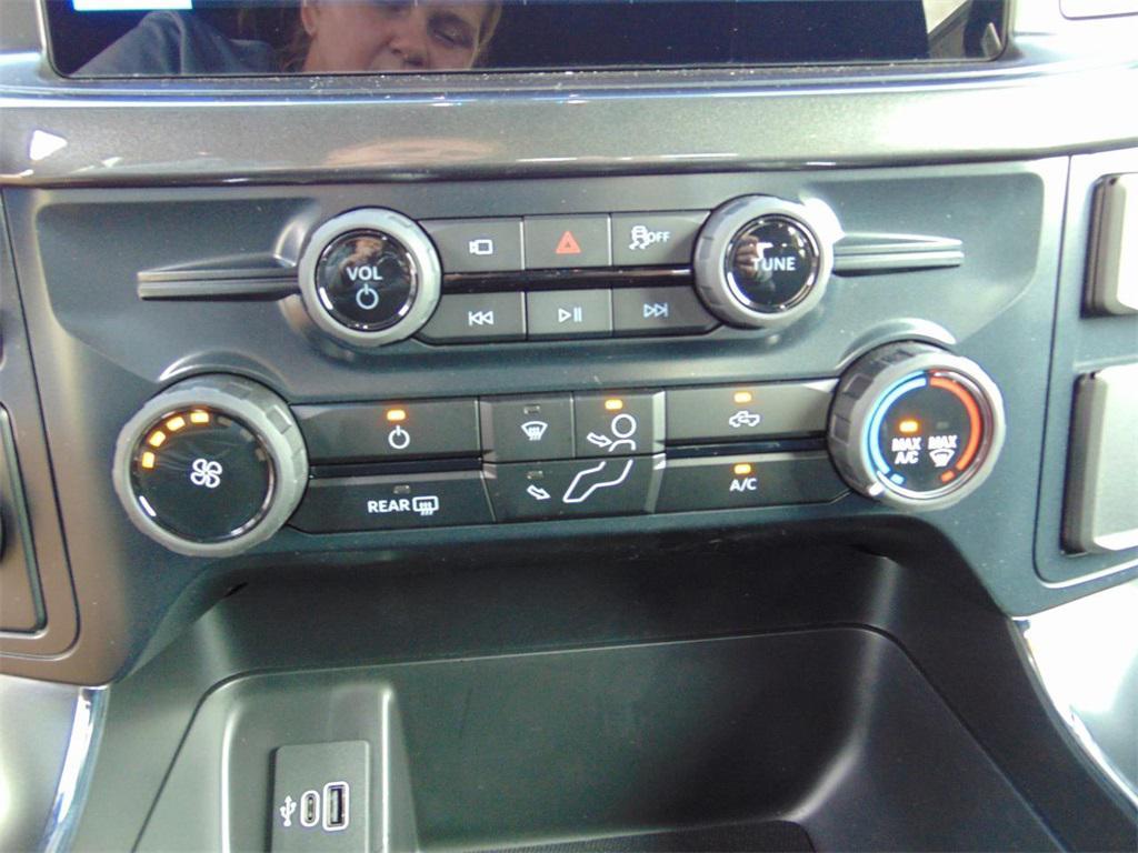 new 2025 Ford F-150 car, priced at $42,384