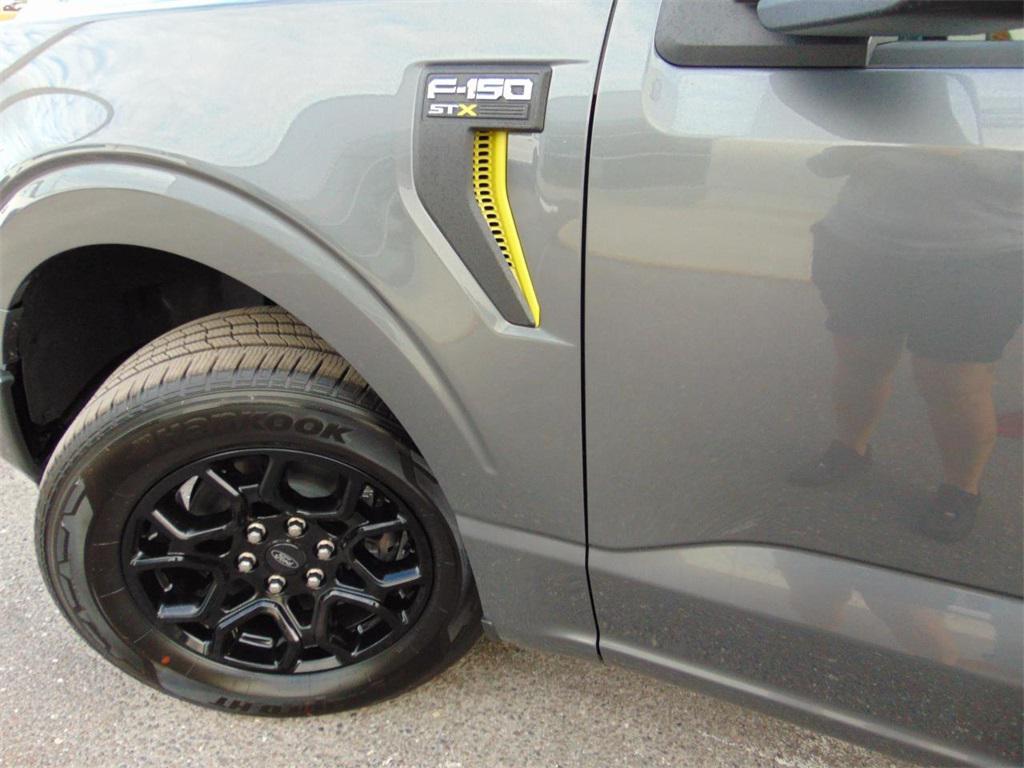 new 2025 Ford F-150 car, priced at $42,384