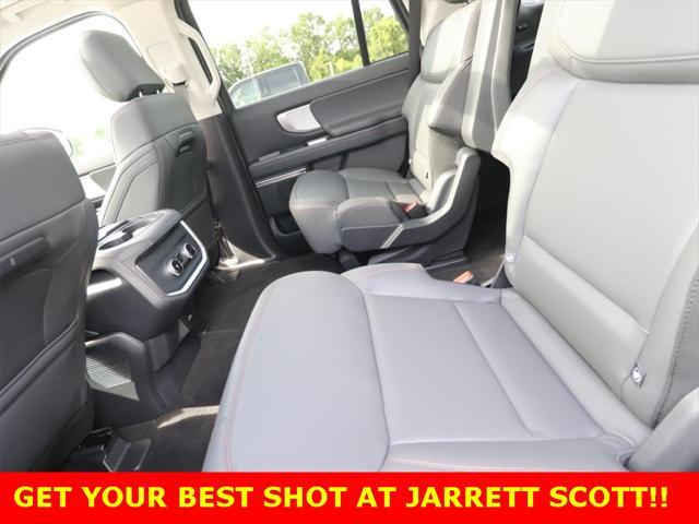 new 2025 Ford Expedition car, priced at $65,192