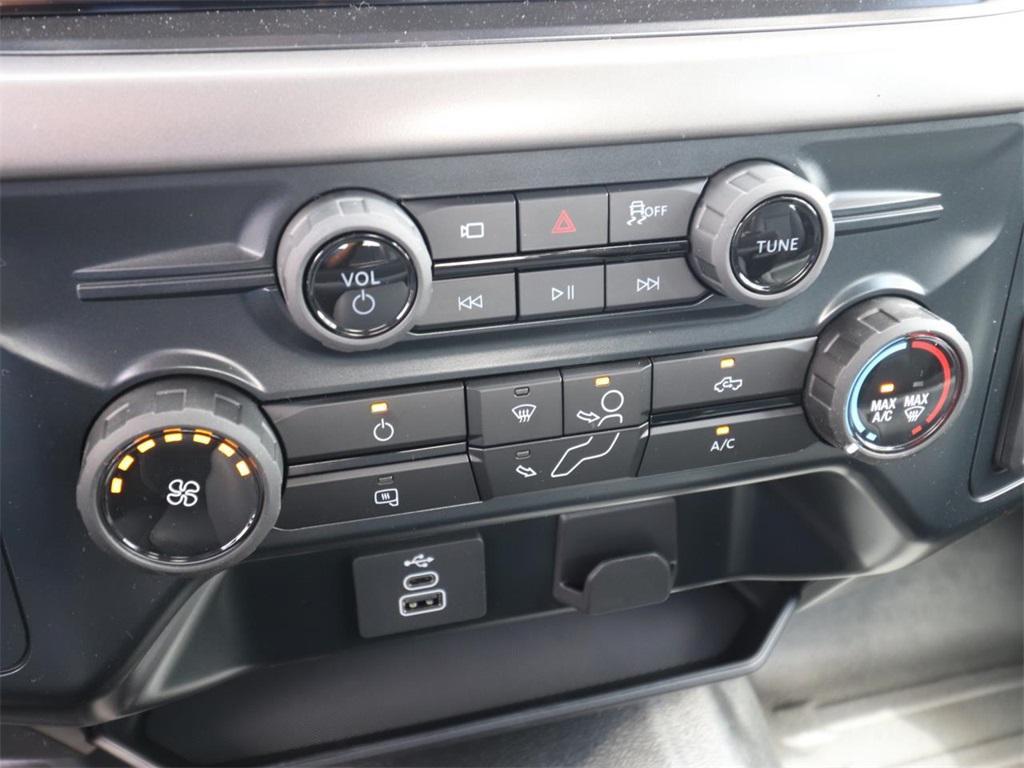 new 2025 Ford F-150 car, priced at $38,078