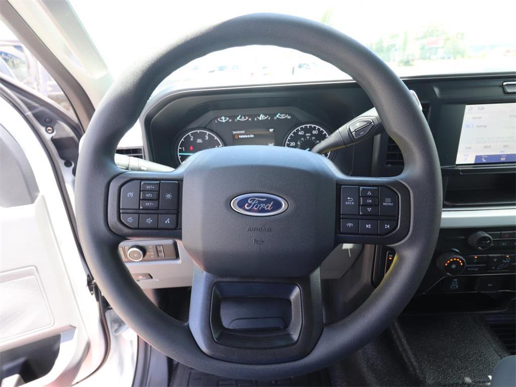 new 2025 Ford F-450 car, priced at $81,360