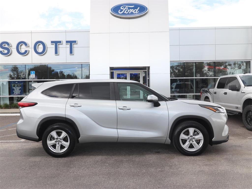 used 2023 Toyota Highlander car, priced at $27,267