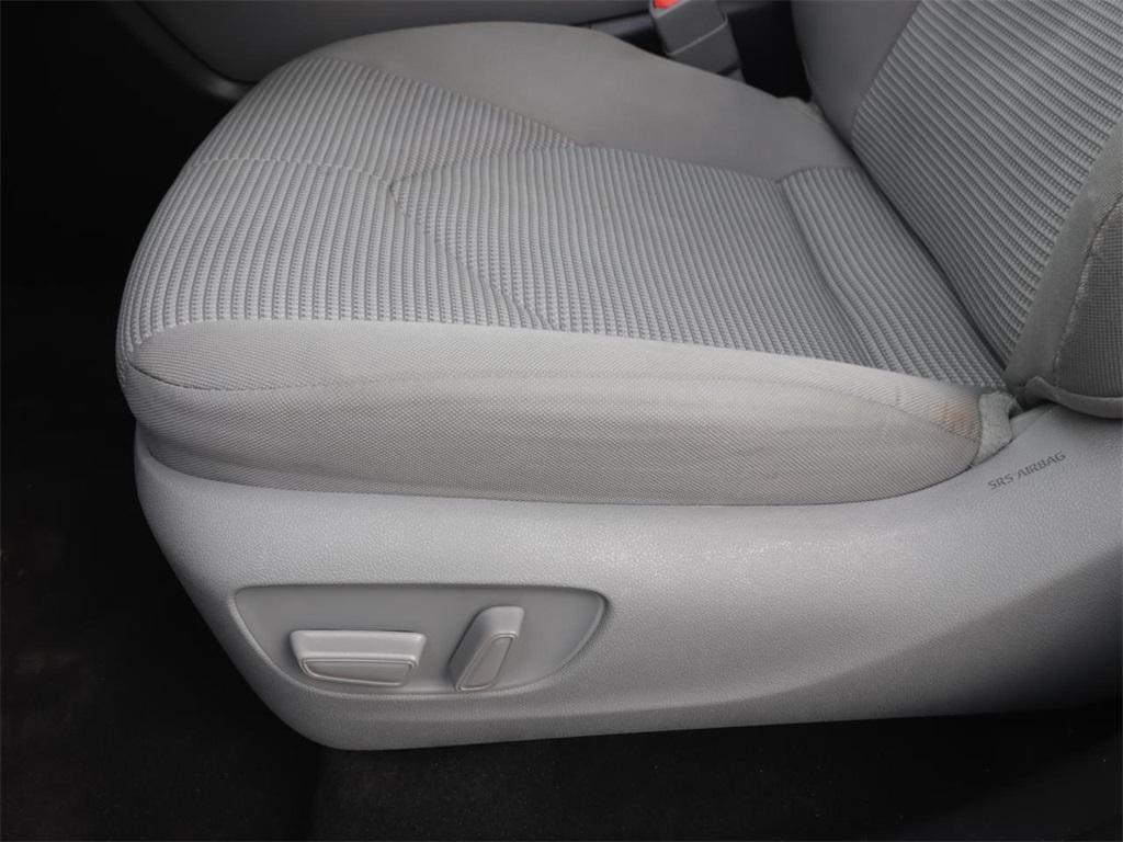 used 2023 Toyota Highlander car, priced at $27,267