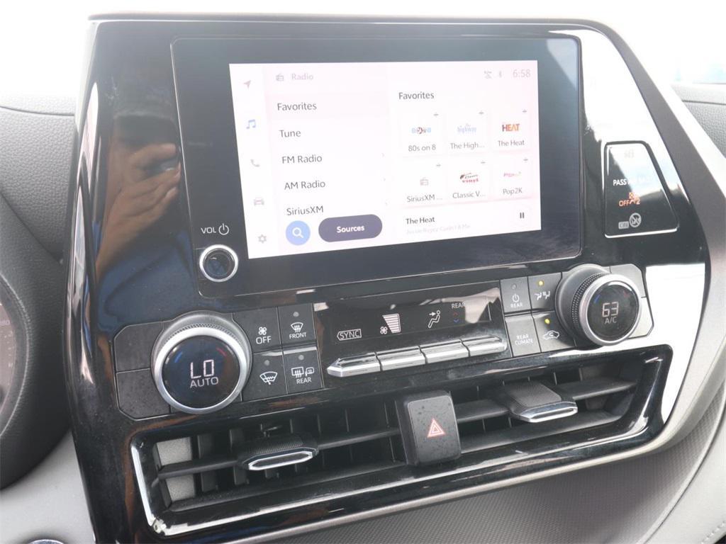 used 2023 Toyota Highlander car, priced at $27,267