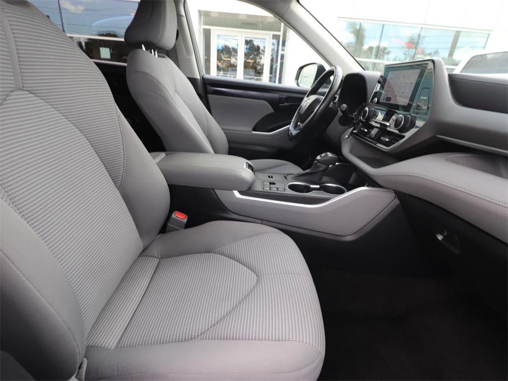 used 2023 Toyota Highlander car, priced at $27,267