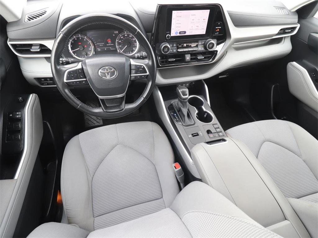 used 2023 Toyota Highlander car, priced at $27,267