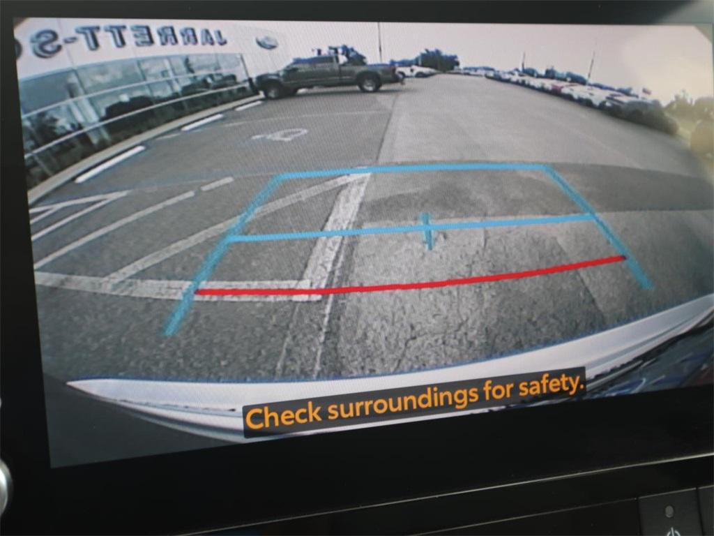 used 2023 Toyota Highlander car, priced at $27,267