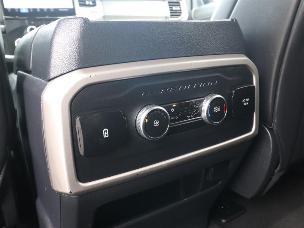 used 2024 Ford Expedition car, priced at $41,989