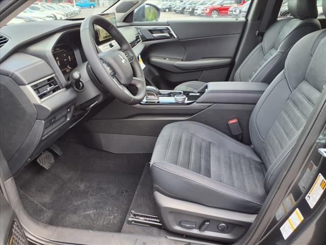 new 2025 Mitsubishi Outlander car, priced at $41,315