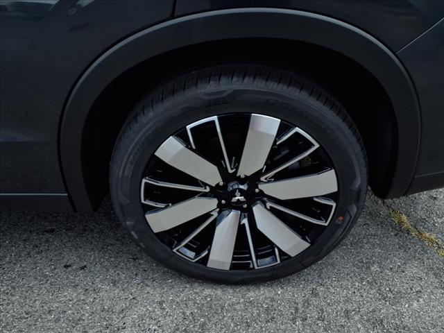 new 2025 Mitsubishi Outlander car, priced at $41,315