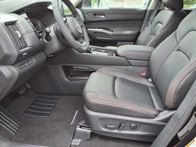 new 2025 Nissan Pathfinder car, priced at $45,785