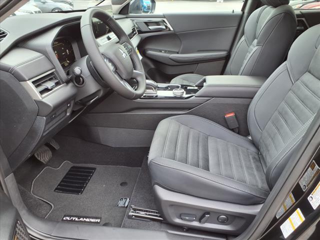 new 2025 Mitsubishi Outlander car, priced at $41,315