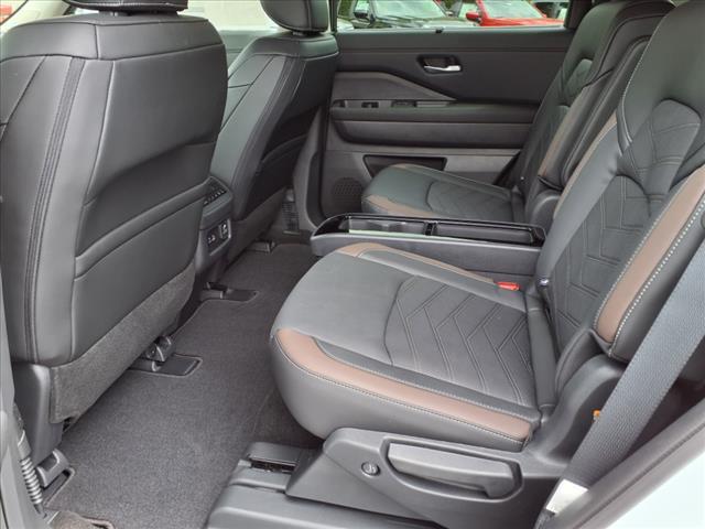 new 2025 Nissan Pathfinder car, priced at $54,485