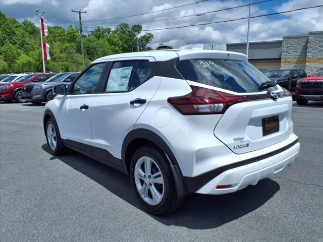new 2025 Nissan Kicks Play car, priced at $23,760