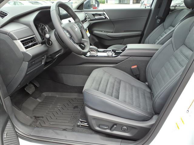new 2025 Mitsubishi Outlander car, priced at $44,315