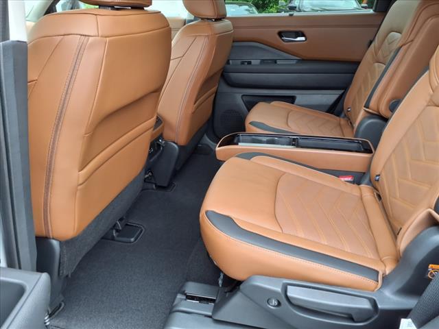 new 2025 Nissan Pathfinder car, priced at $55,035