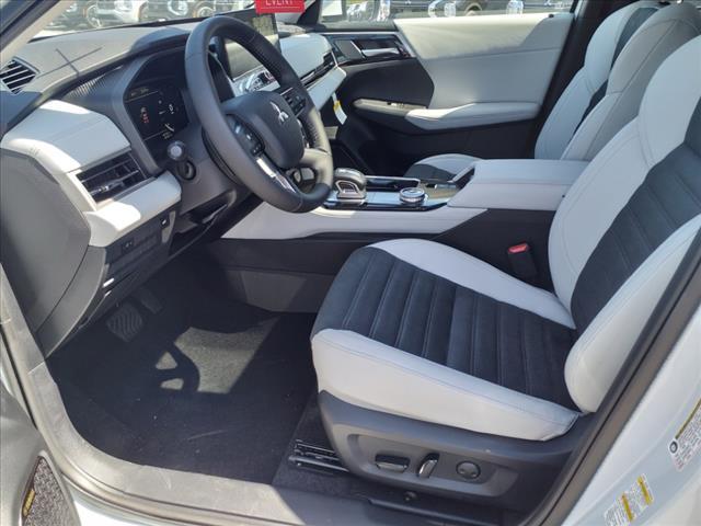 new 2025 Mitsubishi Outlander car, priced at $40,715