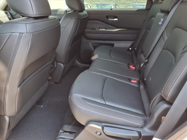new 2025 Nissan Pathfinder car, priced at $47,015