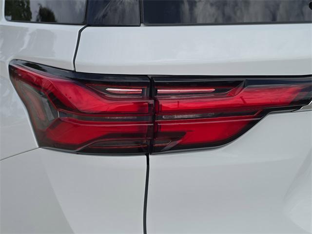 used 2023 Chevrolet Traverse car, priced at $36,987