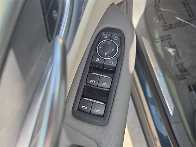 used 2020 Cadillac XT5 car, priced at $20,977