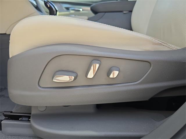 used 2020 Cadillac XT5 car, priced at $20,977