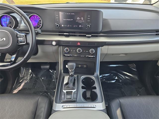 used 2024 Kia Carnival car, priced at $27,897