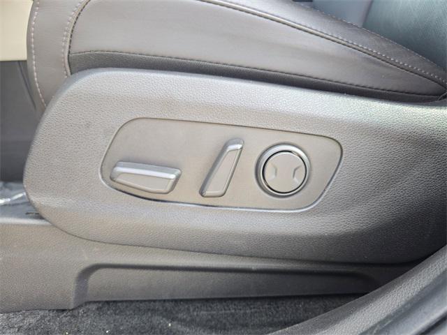 used 2024 Kia Carnival car, priced at $27,897