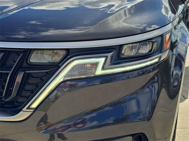 used 2024 Kia Carnival car, priced at $27,897