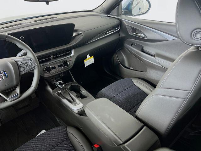new 2025 Buick Envista car, priced at $26,070