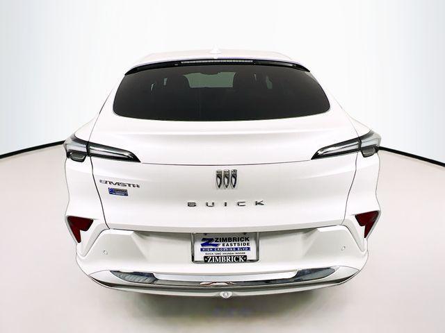 new 2025 Buick Envista car, priced at $31,056