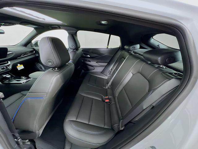 new 2025 Buick Envista car, priced at $29,635