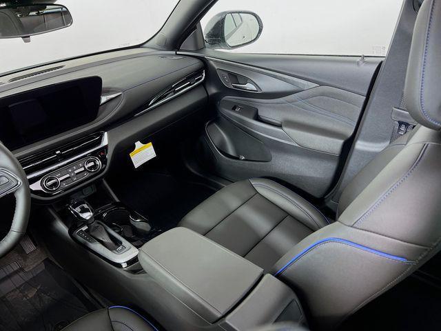 new 2025 Buick Envista car, priced at $29,635