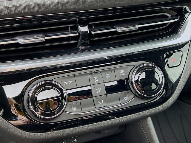 new 2025 Buick Envista car, priced at $29,635