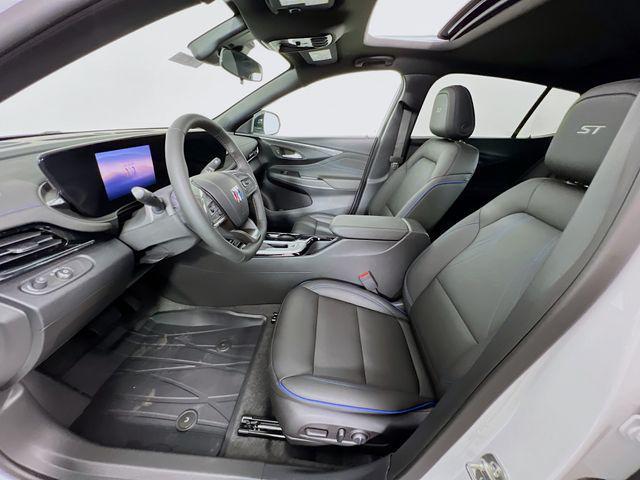 new 2025 Buick Envista car, priced at $29,635